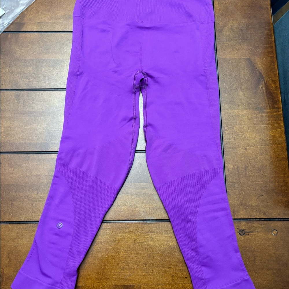 lululemon zone in tight crops in Purple